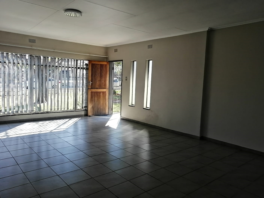7 Bedroom Property for Sale in Elspark Gauteng