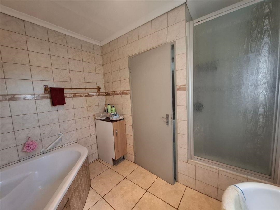7 Bedroom Property for Sale in Elspark Gauteng
