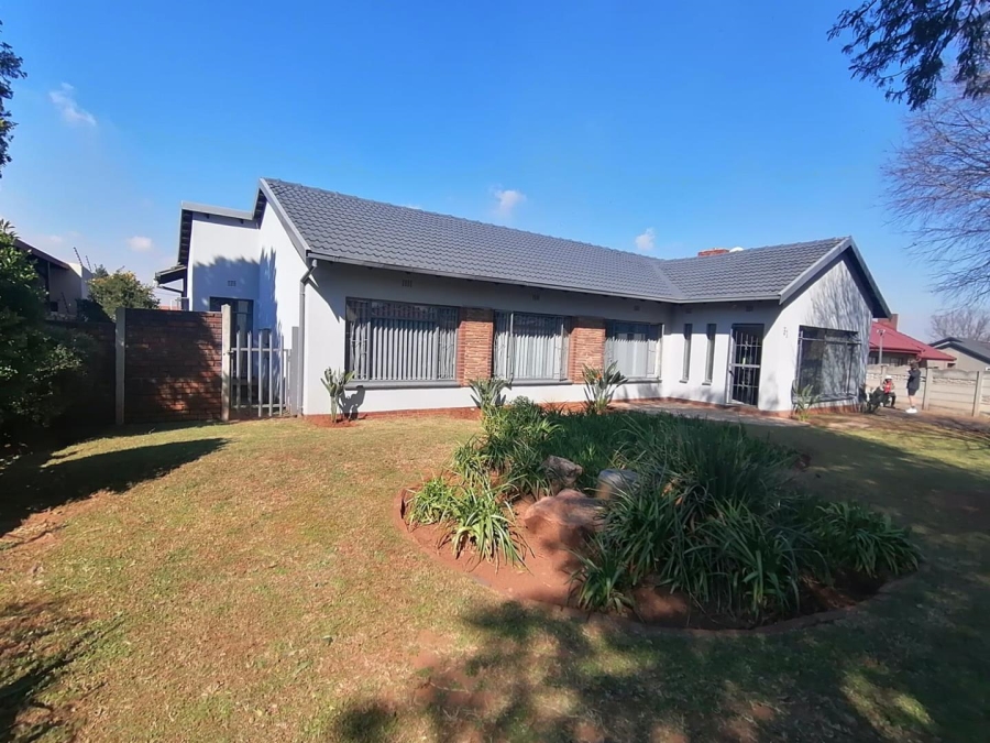 7 Bedroom Property for Sale in Elspark Gauteng