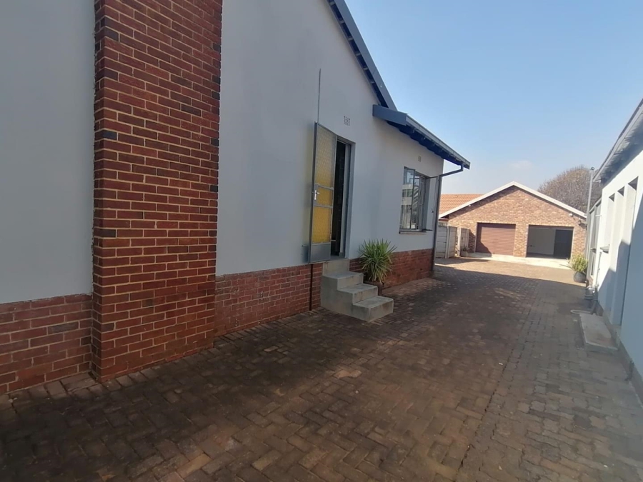 7 Bedroom Property for Sale in Elspark Gauteng