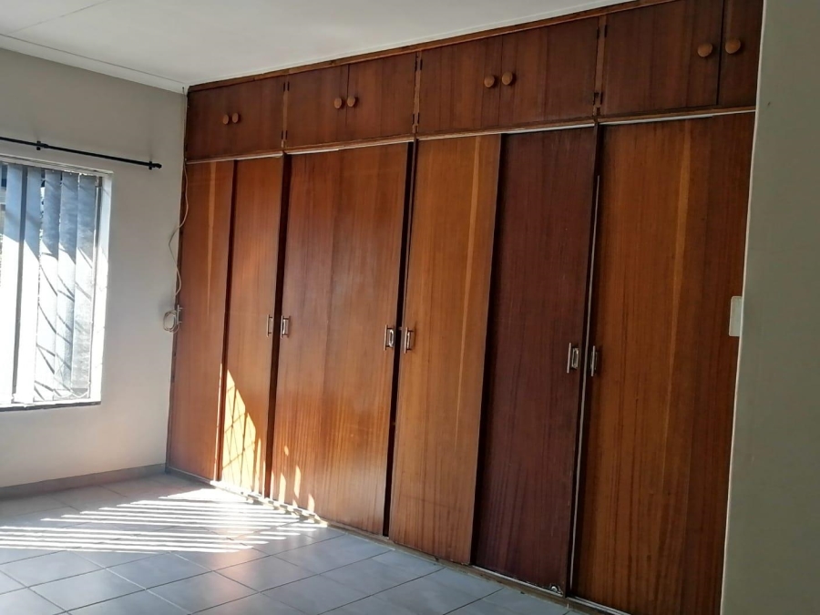 7 Bedroom Property for Sale in Elspark Gauteng