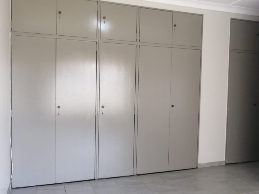 7 Bedroom Property for Sale in Elspark Gauteng