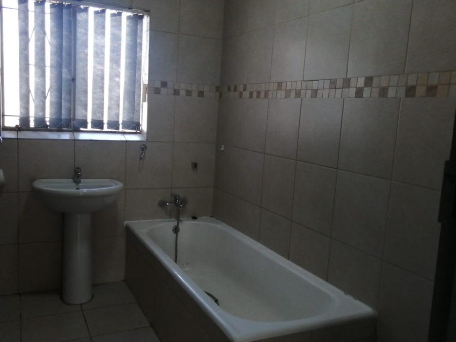 7 Bedroom Property for Sale in Elspark Gauteng