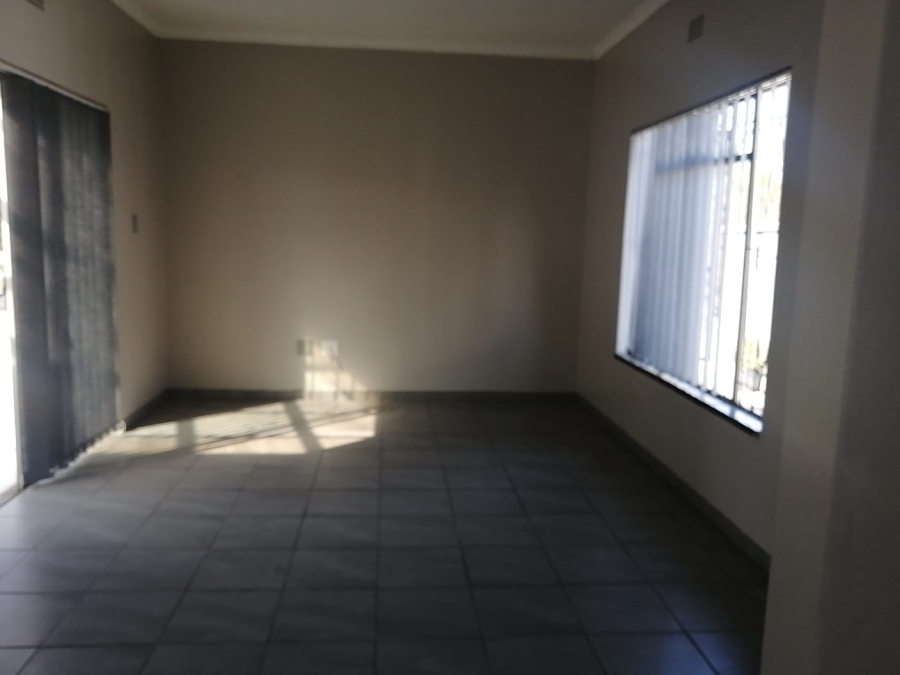 7 Bedroom Property for Sale in Elspark Gauteng