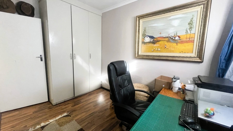 2 Bedroom Property for Sale in Franklin Roosevelt Park Gauteng