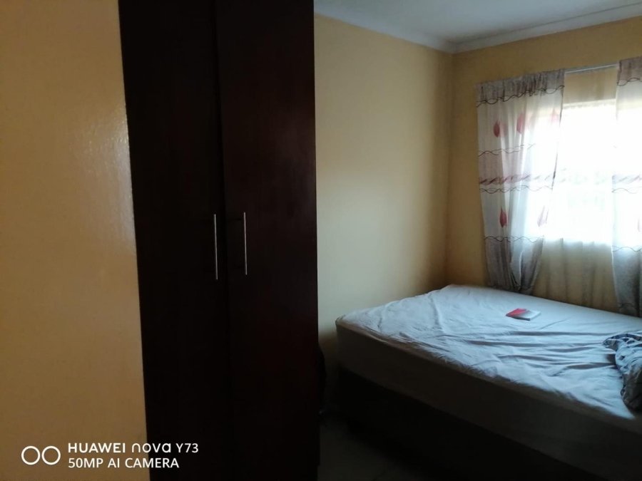 2 Bedroom Property for Sale in Clayville Gauteng