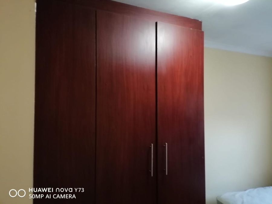 2 Bedroom Property for Sale in Clayville Gauteng
