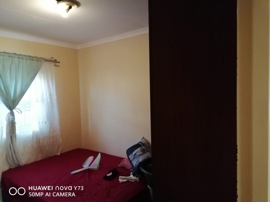 2 Bedroom Property for Sale in Clayville Gauteng