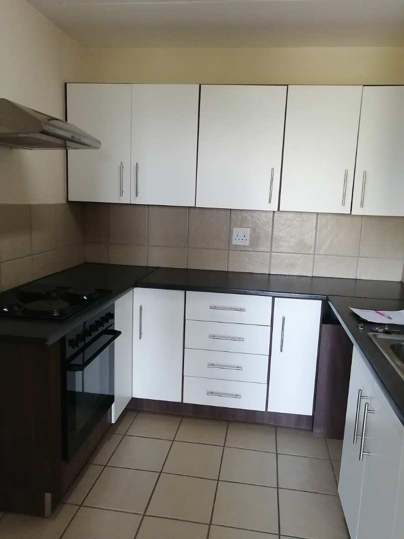 To Let 1 Bedroom Property for Rent in Die Hoewes Gauteng