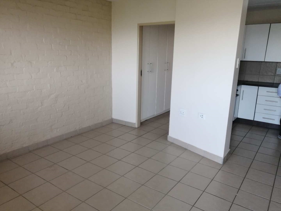 To Let 1 Bedroom Property for Rent in Die Hoewes Gauteng