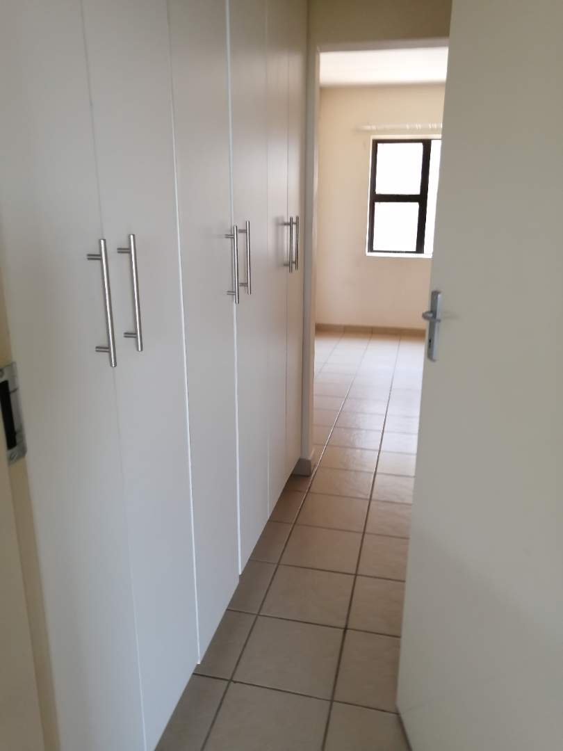To Let 1 Bedroom Property for Rent in Die Hoewes Gauteng