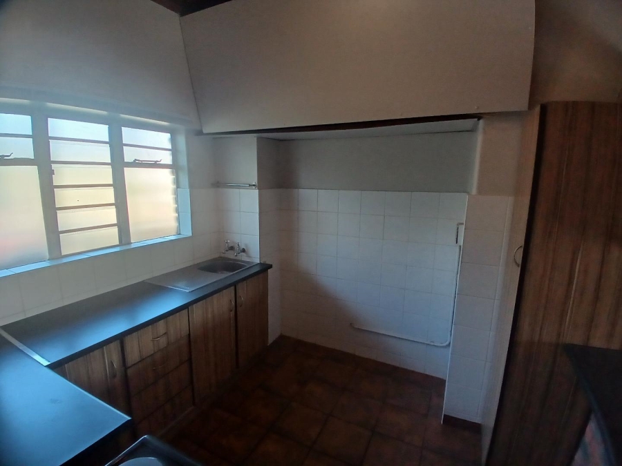 To Let 1 Bedroom Property for Rent in Groenkloof Gauteng