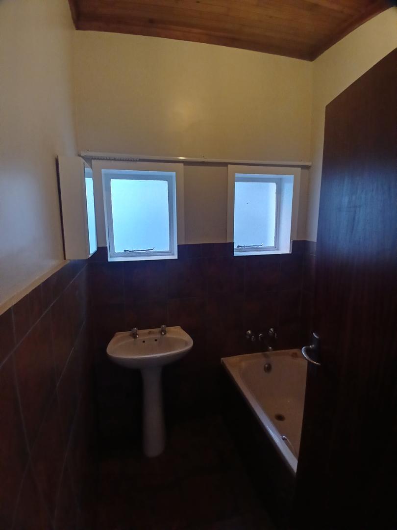 To Let 1 Bedroom Property for Rent in Groenkloof Gauteng