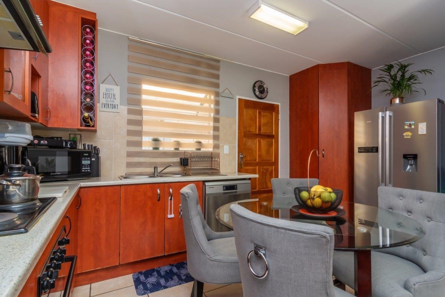 3 Bedroom Property for Sale in Wilgeheuwel Gauteng