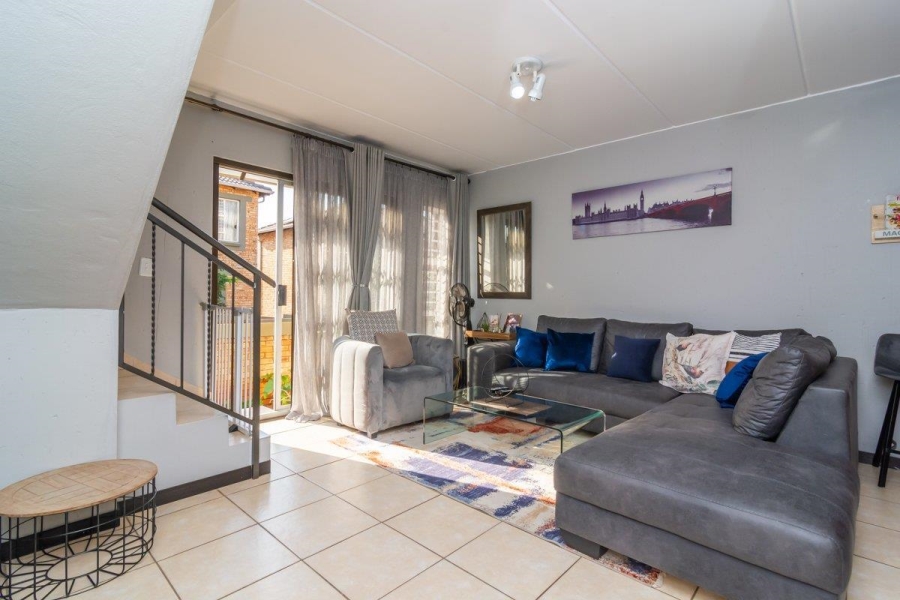 3 Bedroom Property for Sale in Wilgeheuwel Gauteng
