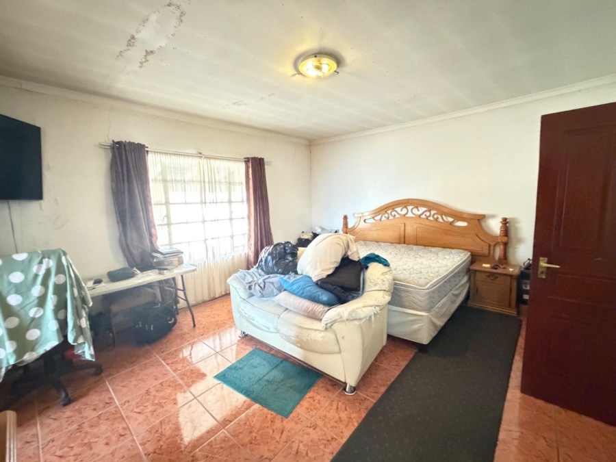 5 Bedroom Property for Sale in Mackenzie Park Gauteng