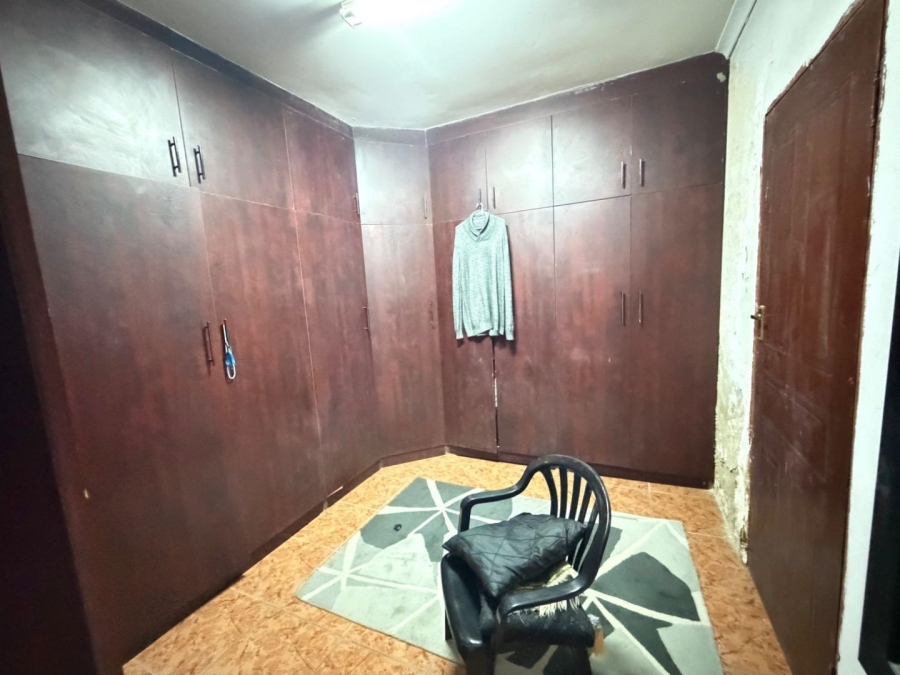 5 Bedroom Property for Sale in Mackenzie Park Gauteng