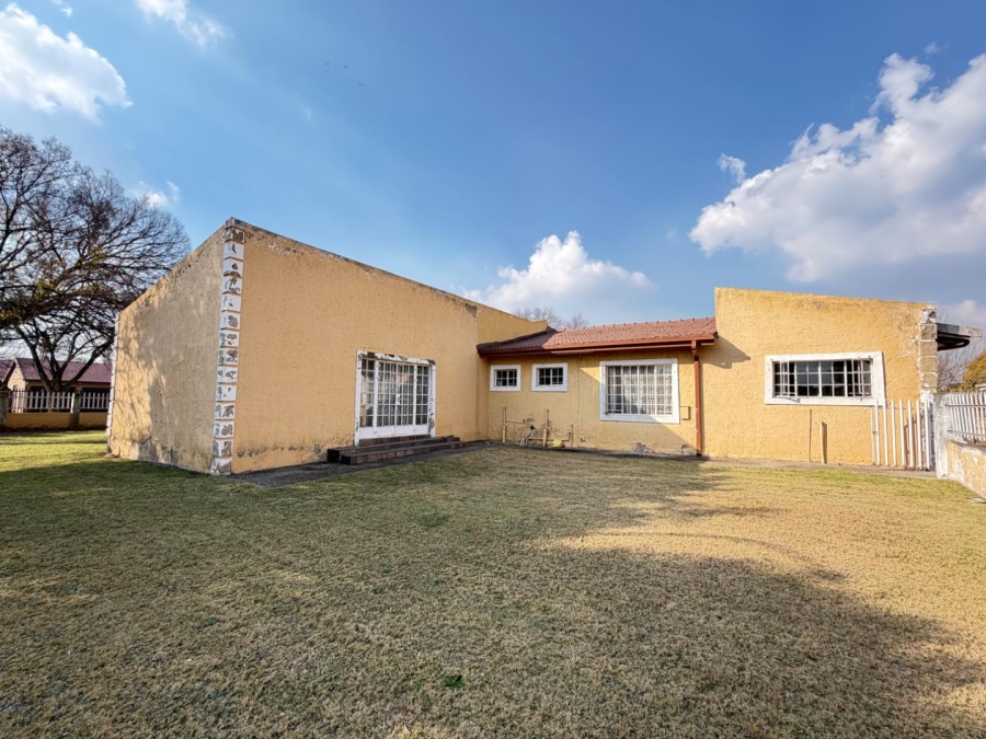 5 Bedroom Property for Sale in Mackenzie Park Gauteng