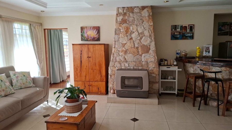5 Bedroom Property for Sale in Brackenhurst Gauteng