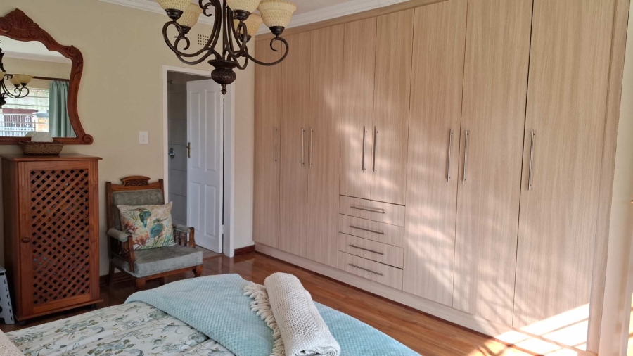 5 Bedroom Property for Sale in Brackenhurst Gauteng