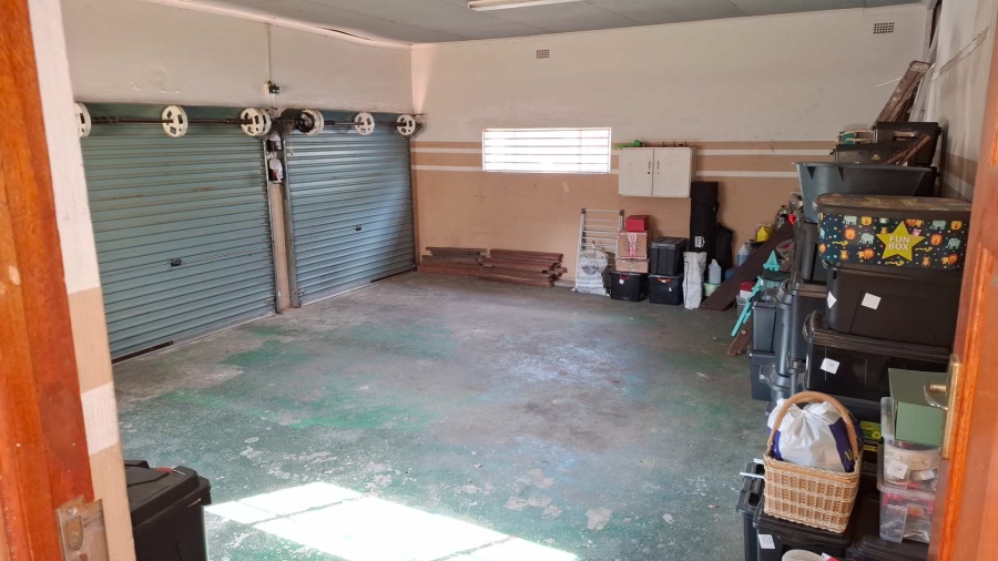 5 Bedroom Property for Sale in Brackenhurst Gauteng