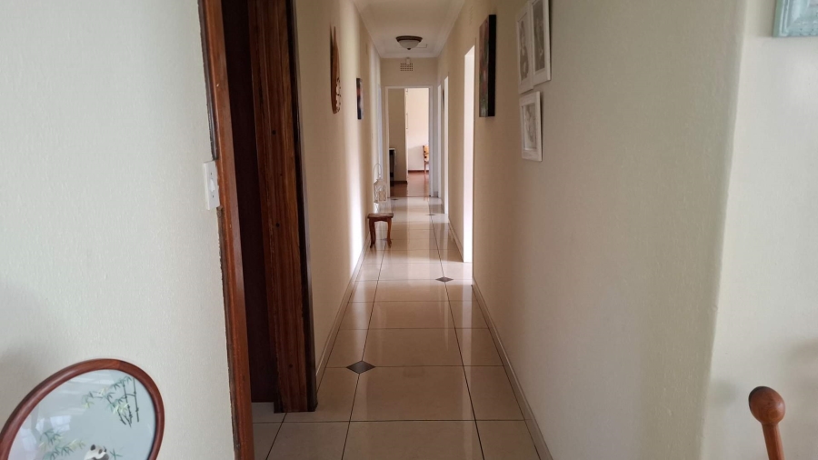 5 Bedroom Property for Sale in Brackenhurst Gauteng