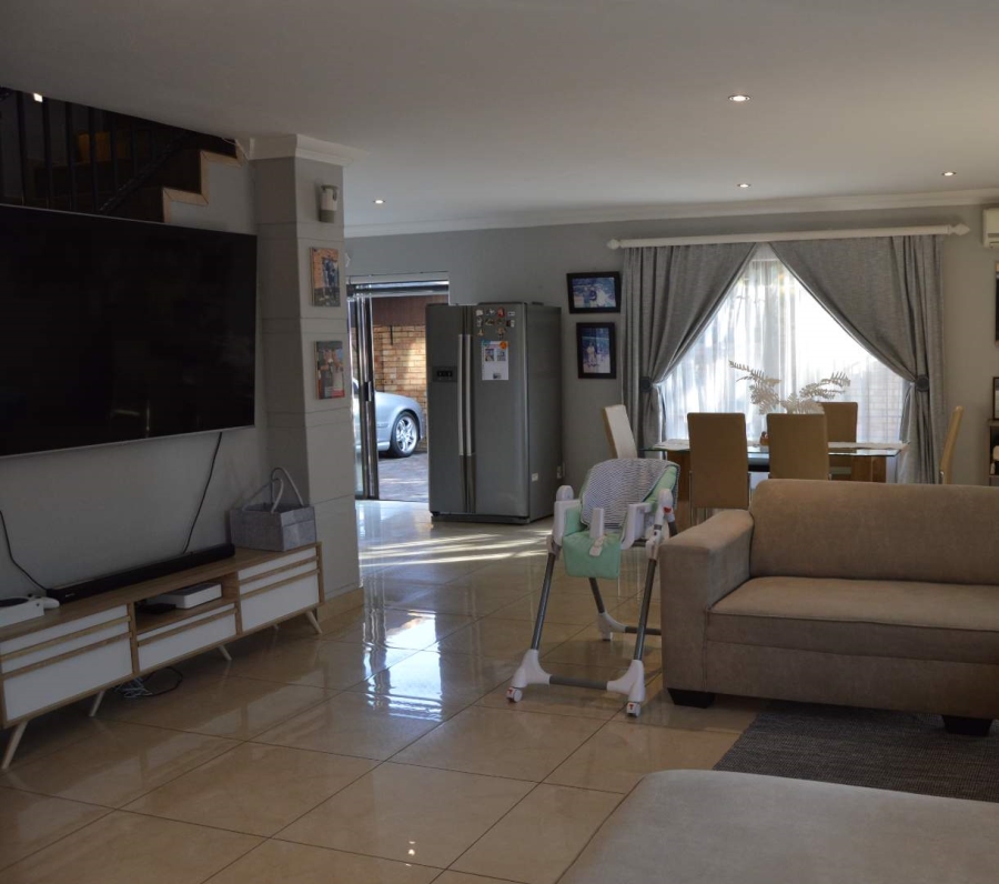 3 Bedroom Property for Sale in New Redruth Gauteng