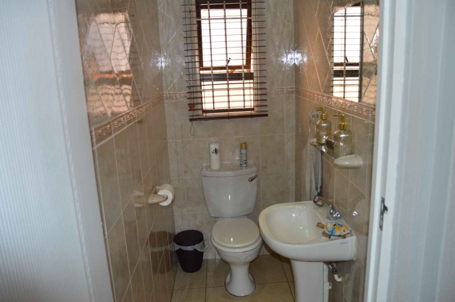 3 Bedroom Property for Sale in New Redruth Gauteng
