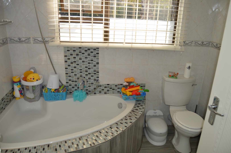3 Bedroom Property for Sale in New Redruth Gauteng