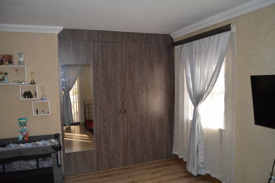 3 Bedroom Property for Sale in New Redruth Gauteng