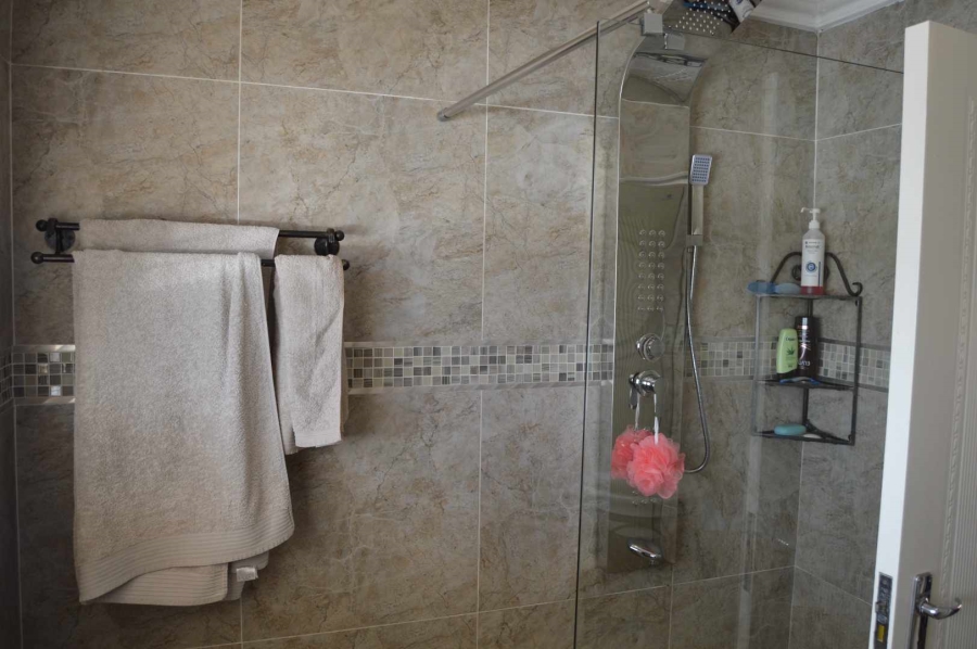 3 Bedroom Property for Sale in New Redruth Gauteng