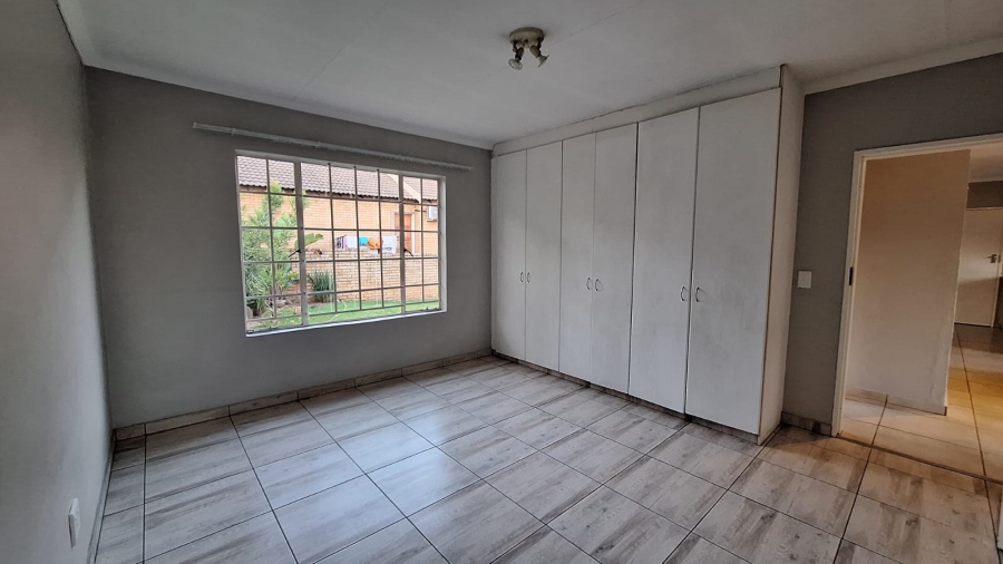 3 Bedroom Property for Sale in Olivedale Gauteng
