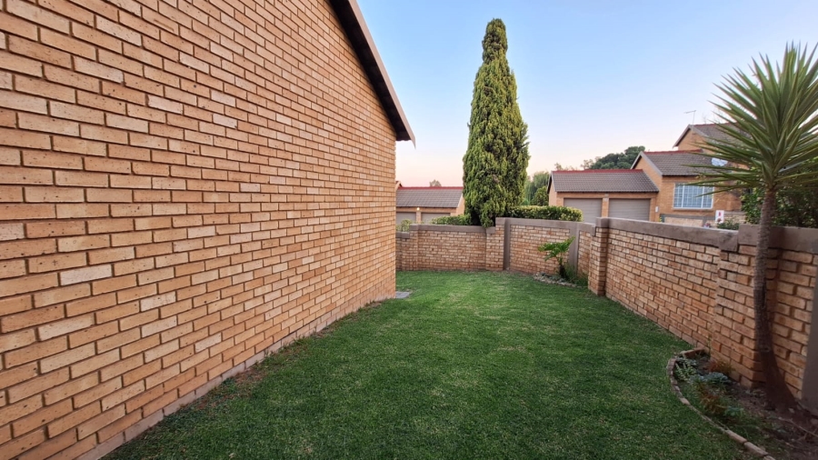 3 Bedroom Property for Sale in Olivedale Gauteng