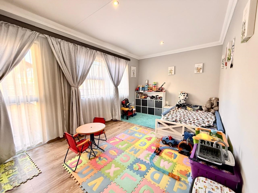 3 Bedroom Property for Sale in New Redruth Gauteng