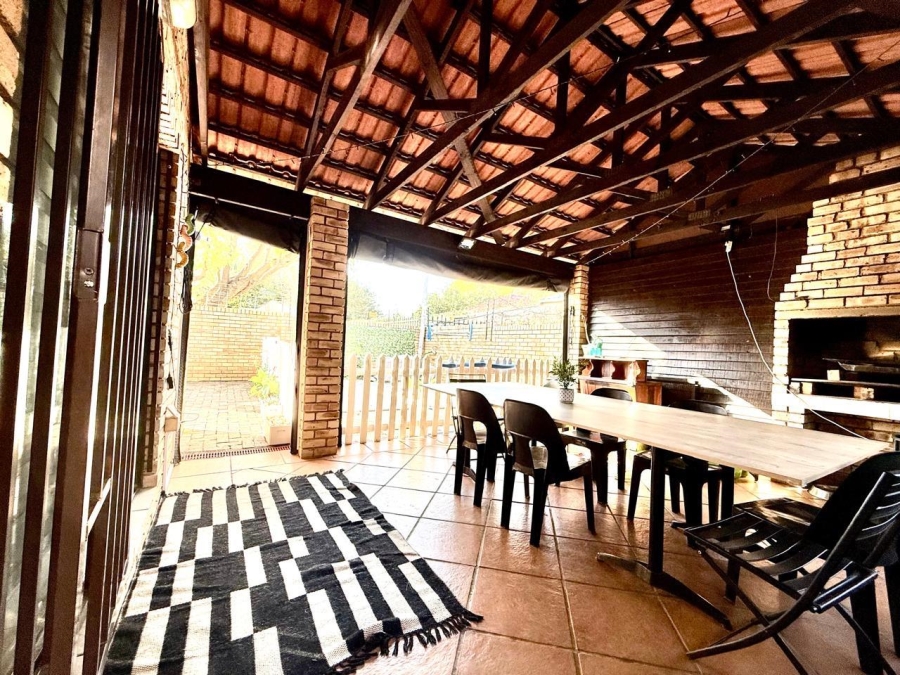 3 Bedroom Property for Sale in New Redruth Gauteng