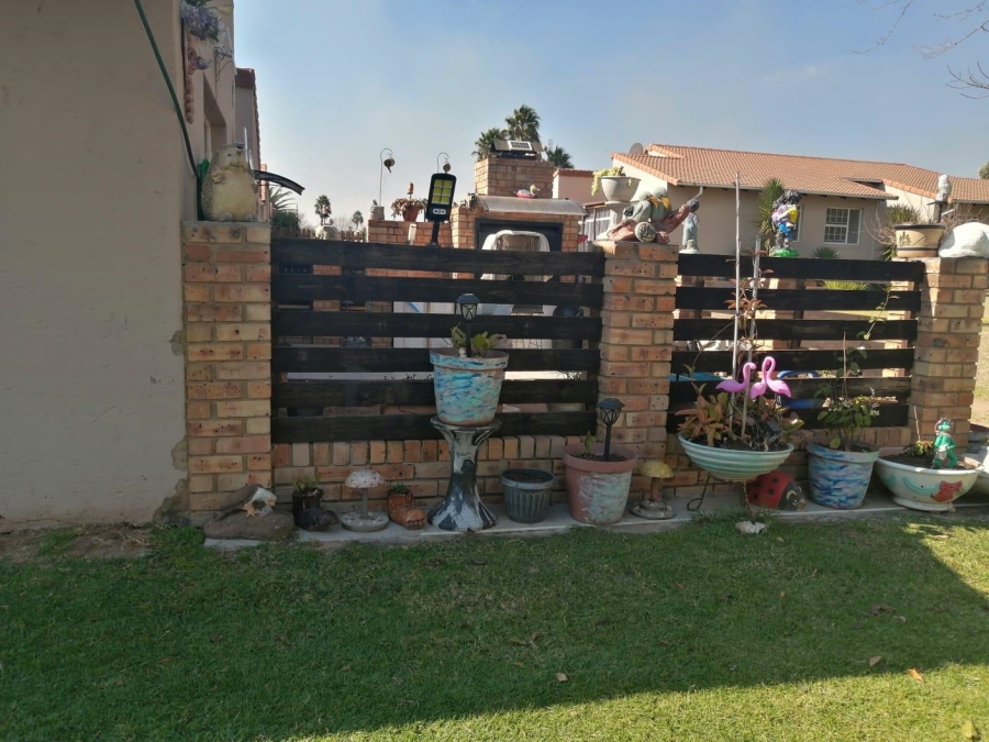 2 Bedroom Property for Sale in Elspark Gauteng