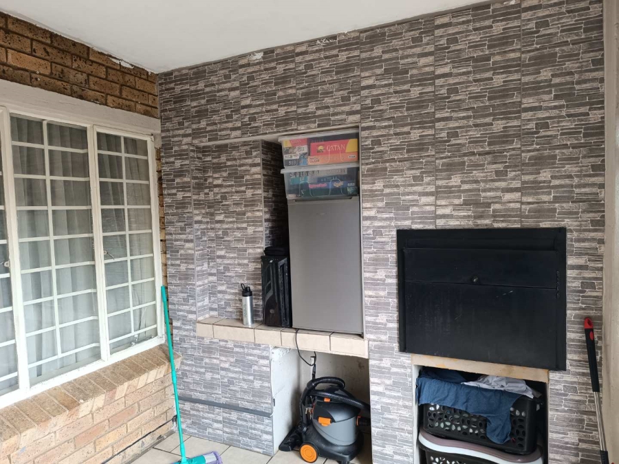 2 Bedroom Property for Sale in Celtisdal Gauteng