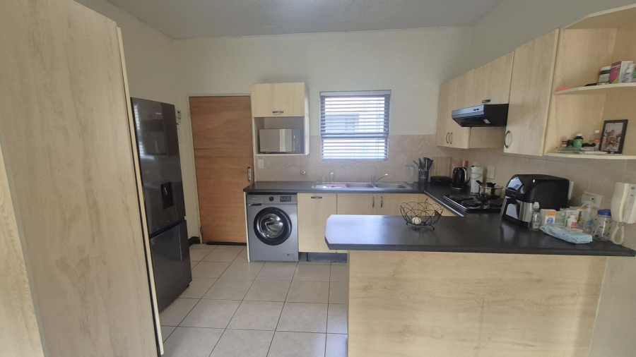 1 Bedroom Property for Sale in Ferndale Gauteng