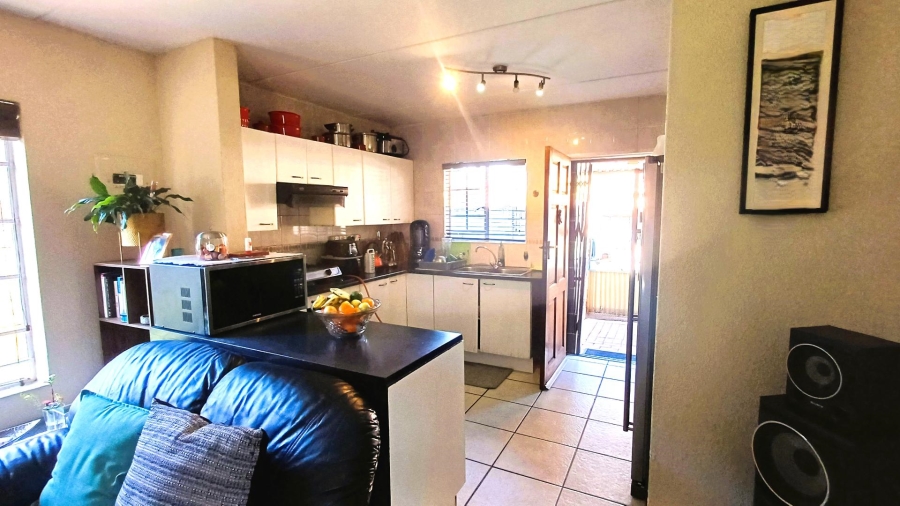 2 Bedroom Property for Sale in Sonneglans Gauteng