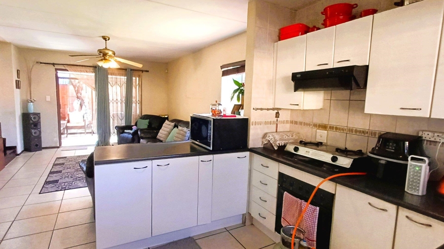 2 Bedroom Property for Sale in Sonneglans Gauteng