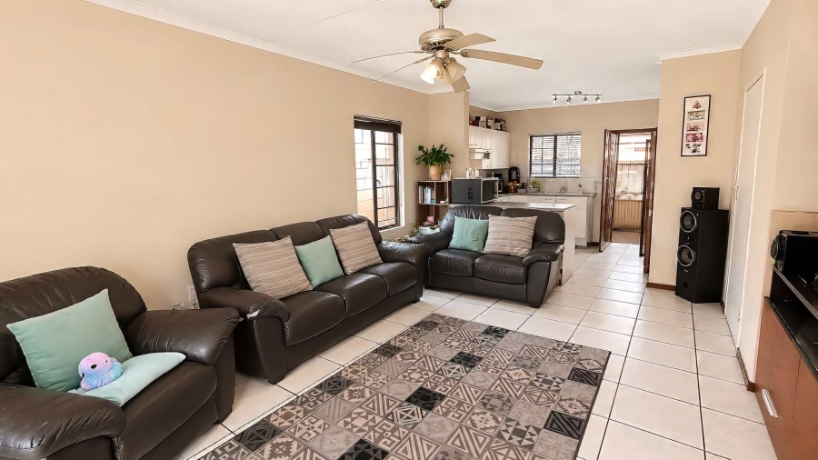 2 Bedroom Property for Sale in Sonneglans Gauteng