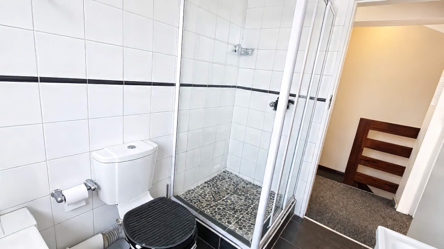 2 Bedroom Property for Sale in Sonneglans Gauteng