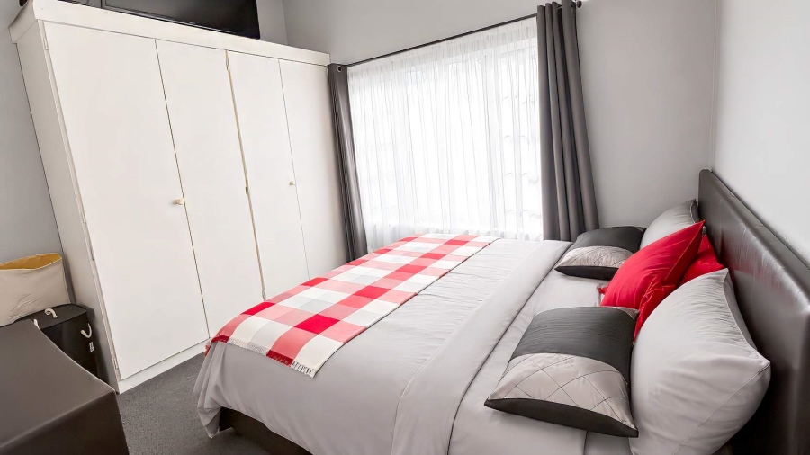 2 Bedroom Property for Sale in Sonneglans Gauteng