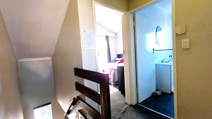 2 Bedroom Property for Sale in Sonneglans Gauteng