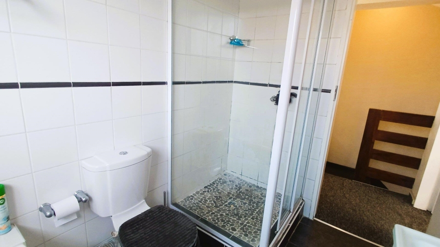 2 Bedroom Property for Sale in Sonneglans Gauteng