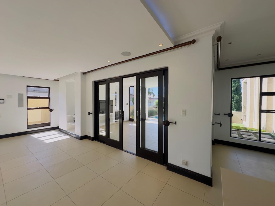 5 Bedroom Property for Sale in Blue Valley Golf Estate Gauteng
