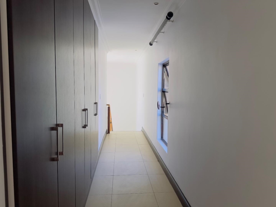 5 Bedroom Property for Sale in Blue Valley Golf Estate Gauteng