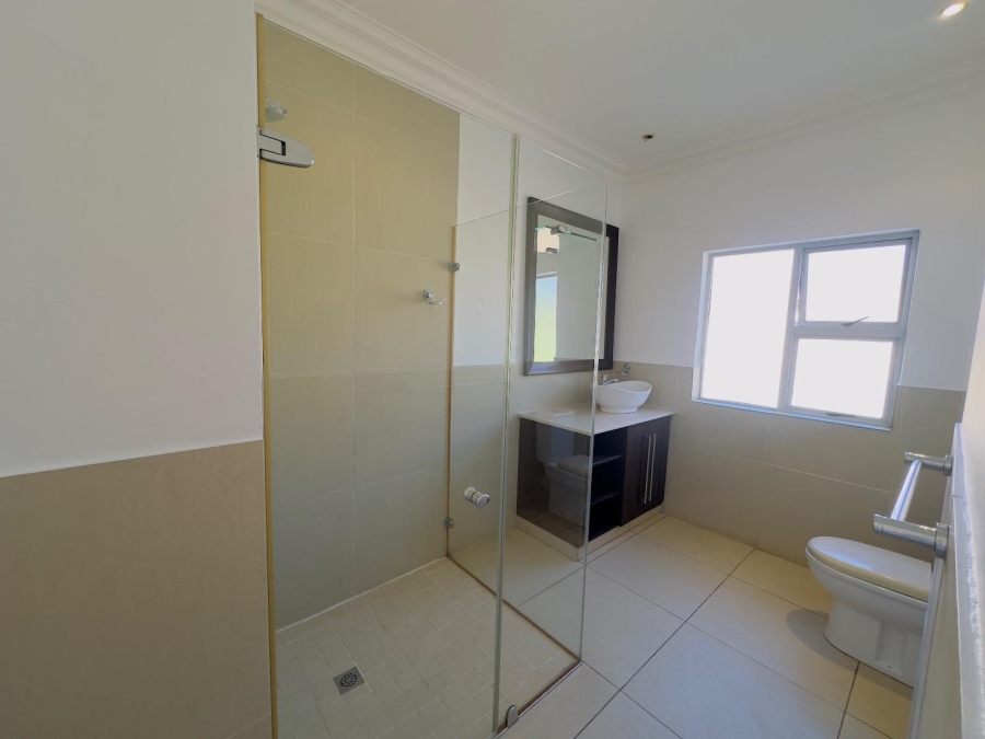 5 Bedroom Property for Sale in Blue Valley Golf Estate Gauteng