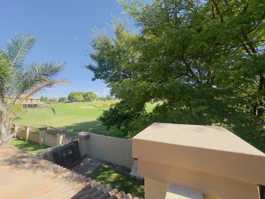 5 Bedroom Property for Sale in Blue Valley Golf Estate Gauteng