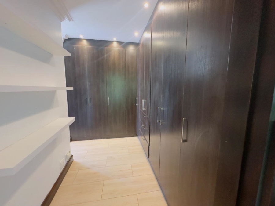 5 Bedroom Property for Sale in Blue Valley Golf Estate Gauteng